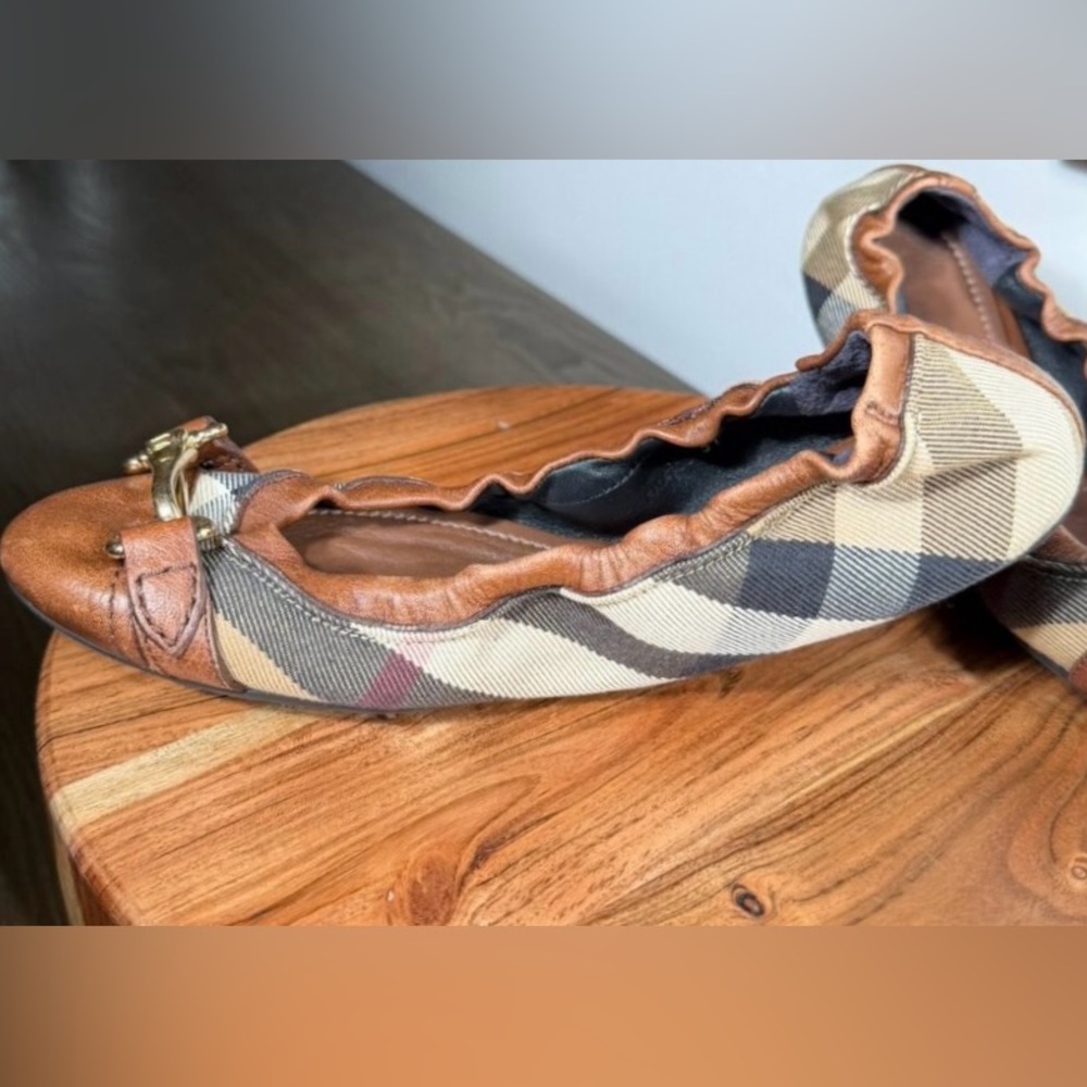 Burberry Ballet Flats House Check size 37 (6.5) Brown Tan with Gold Accents - Picture 6 of 12